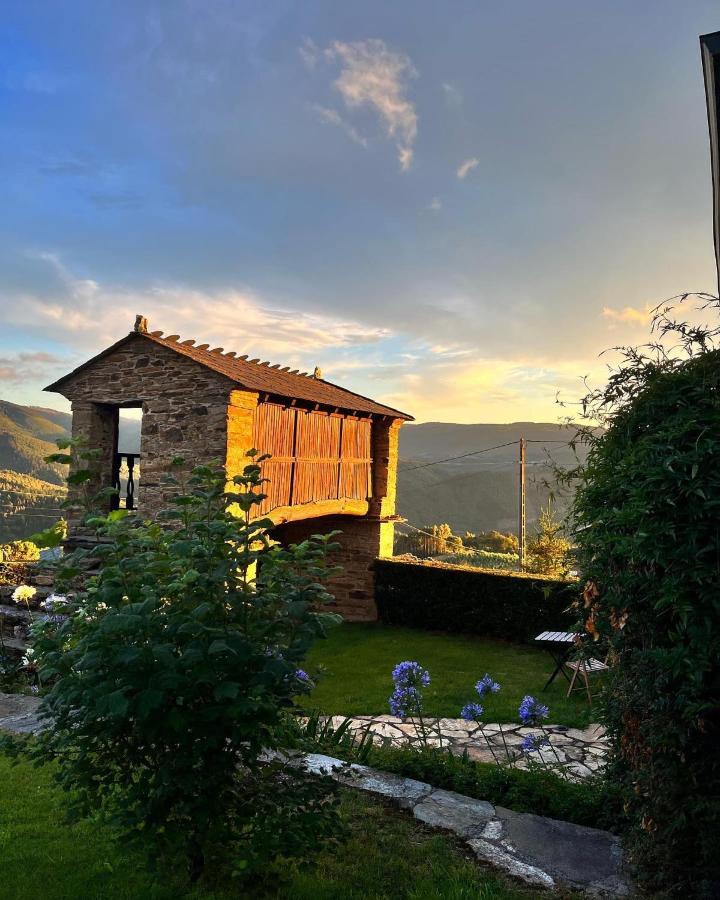 Complejo Rural Lar De Vies Guest House A Pontenova Exterior foto