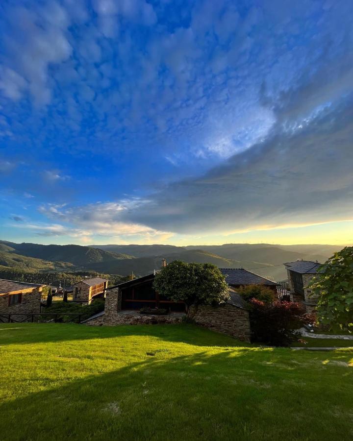 Complejo Rural Lar De Vies Guest House A Pontenova Exterior foto