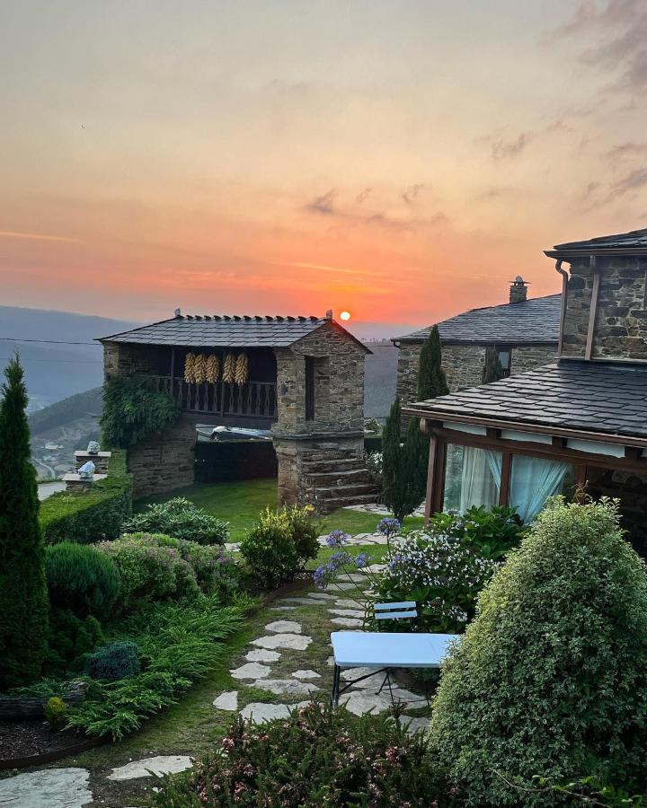 Complejo Rural Lar De Vies Guest House A Pontenova Exterior foto
