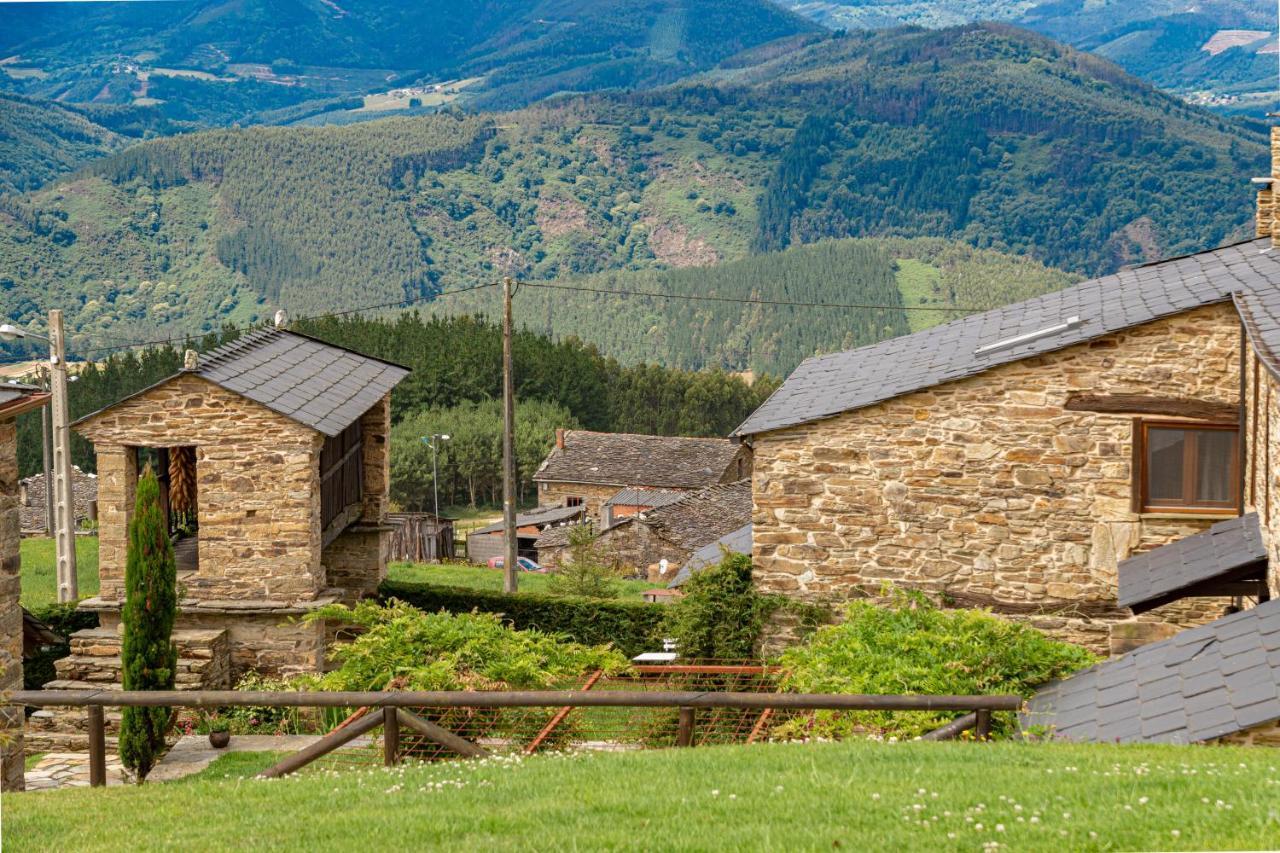 Complejo Rural Lar De Vies Guest House A Pontenova Exterior foto