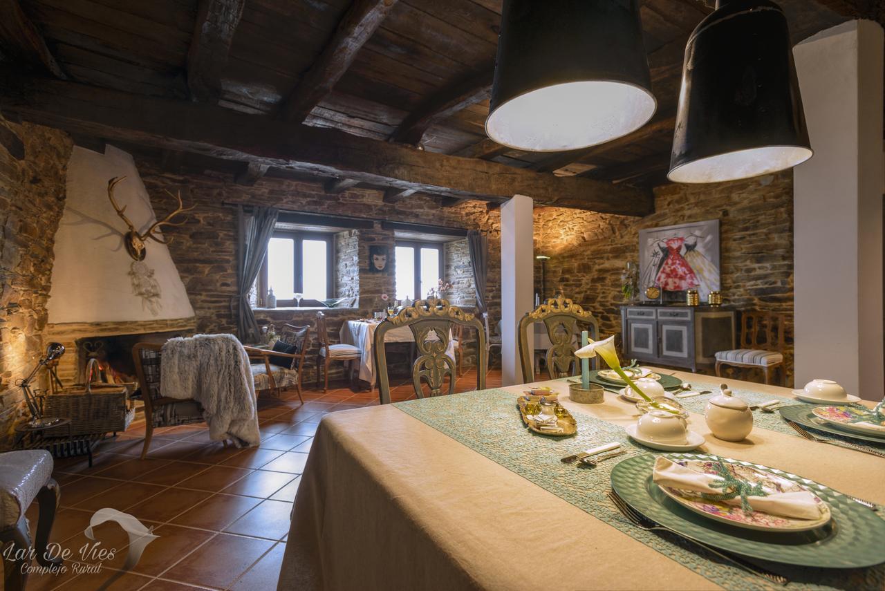 Complejo Rural Lar De Vies Guest House A Pontenova Exterior foto